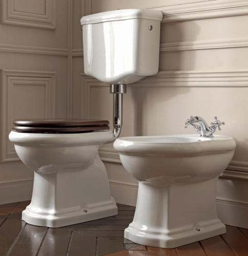 zaino e bidet retro